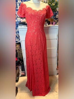 Rene Ruiz Collection Persimmon Red Lace Gown Size 4